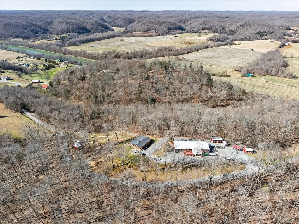 639 Cabin Hill Road Celina TN 38551