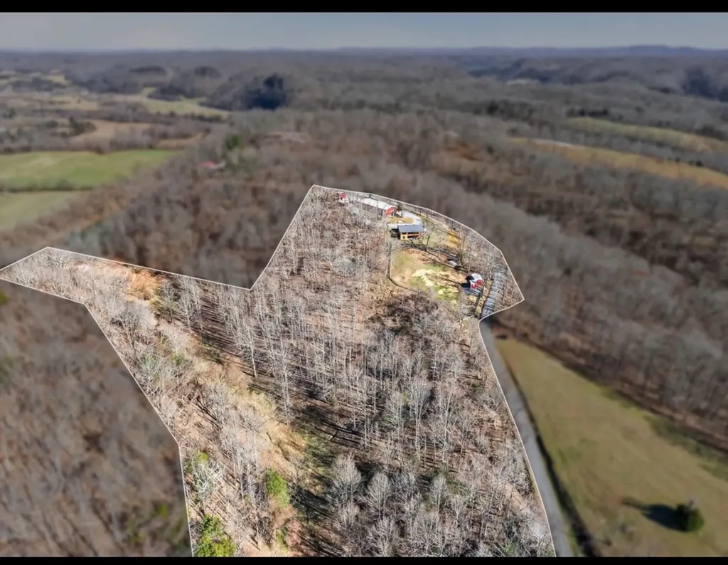 639 Cabin Hill Road Celina TN 38551