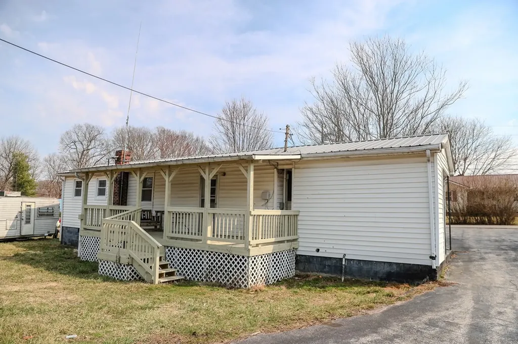 1282 Evergreen Lane Monterey TN 38574
