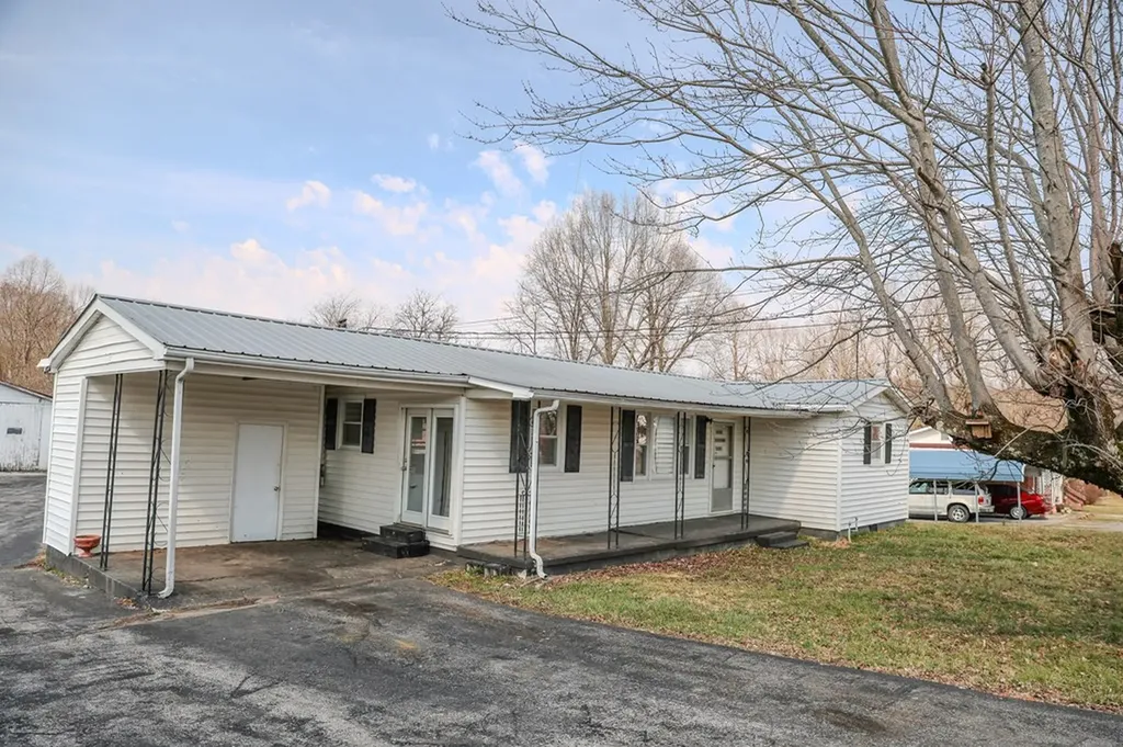 1282 Evergreen Lane Monterey TN 38574