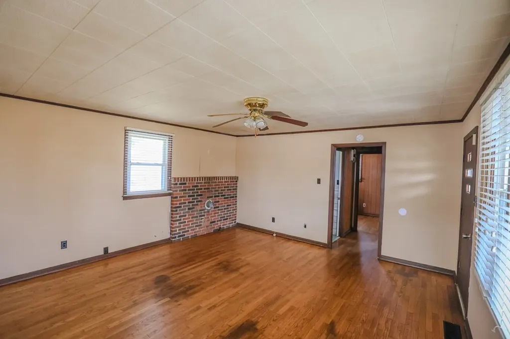 1282 Evergreen Lane Monterey TN 38574