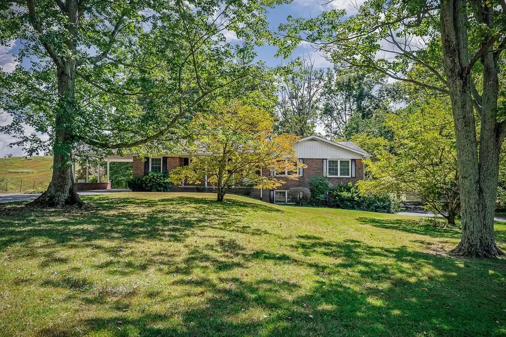 5036 Pendergrass Road Byrdstown TN 38549