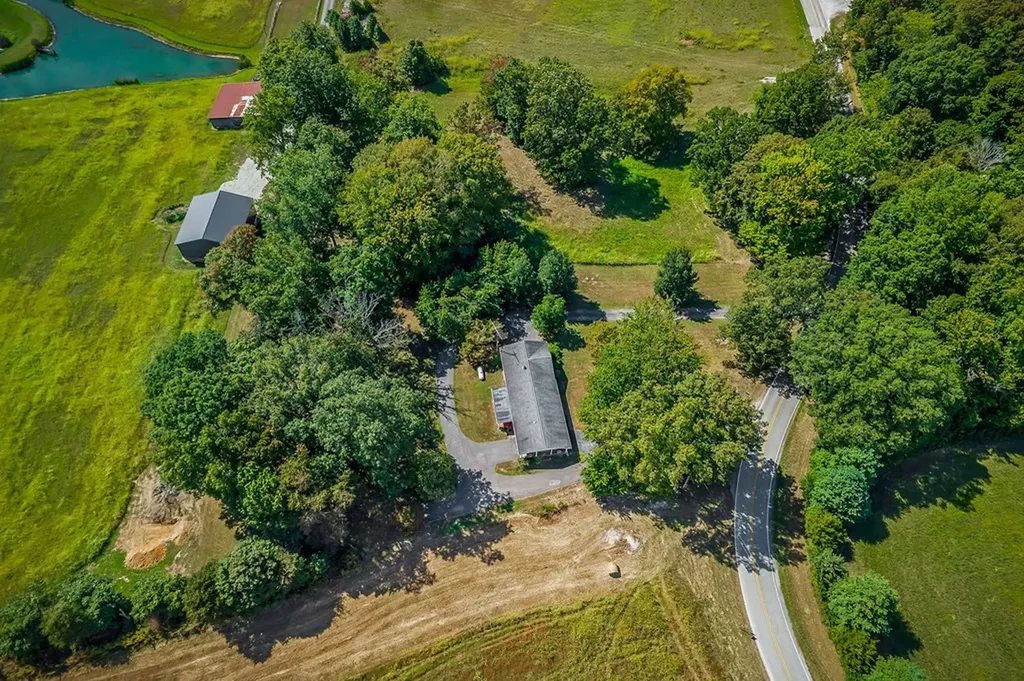 5036 Pendergrass Road Byrdstown TN 38549