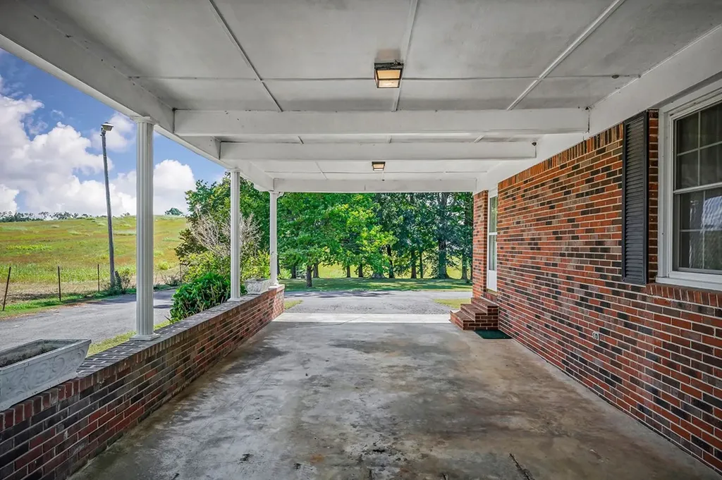 5036 Pendergrass Road Byrdstown TN 38549