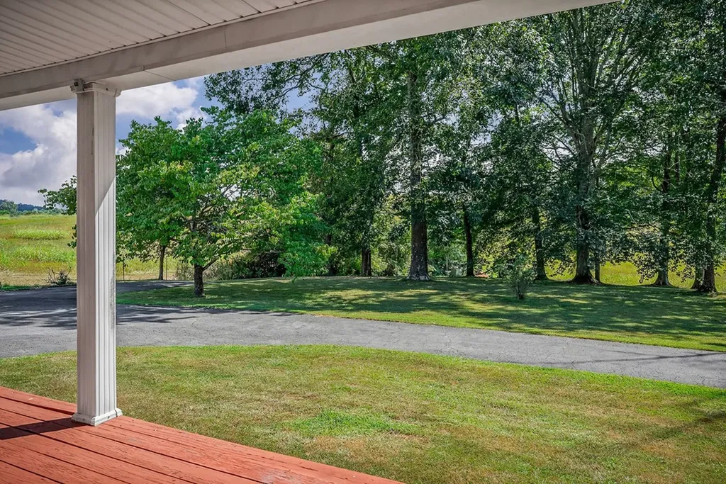 5036 Pendergrass Road Byrdstown TN 38549