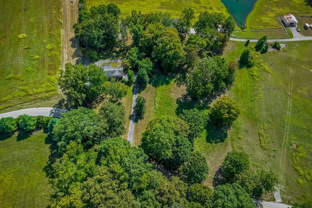 5036 Pendergrass Road Byrdstown TN 38549