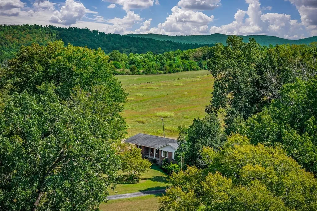 5036 Pendergrass Road Byrdstown TN 38549