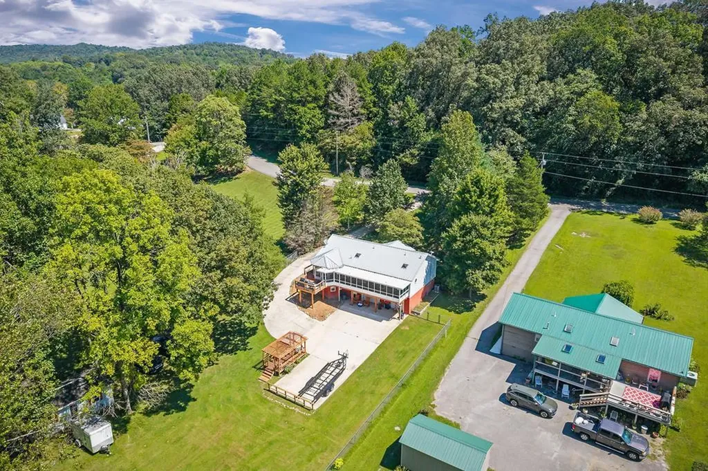 263 River Oaks Drive Sparta TN 38583