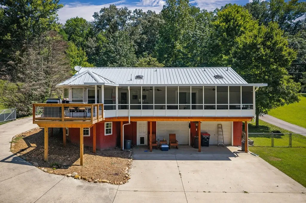 263 River Oaks Drive Sparta TN 38583