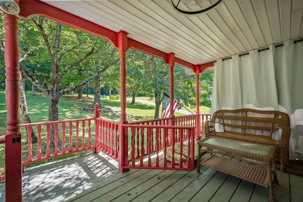 263 River Oaks Drive Sparta TN 38583