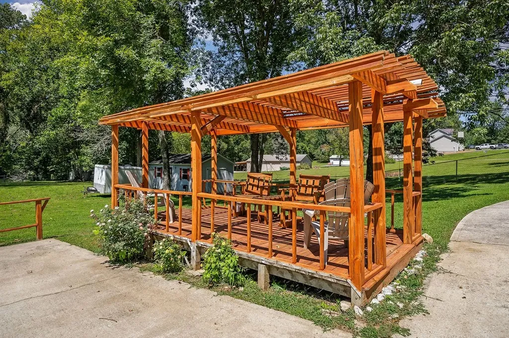 263 River Oaks Drive Sparta TN 38583