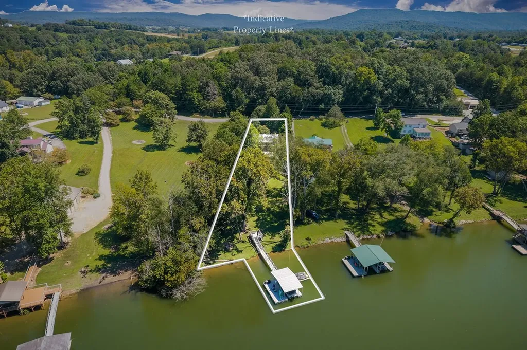 263 River Oaks Drive Sparta TN 38583