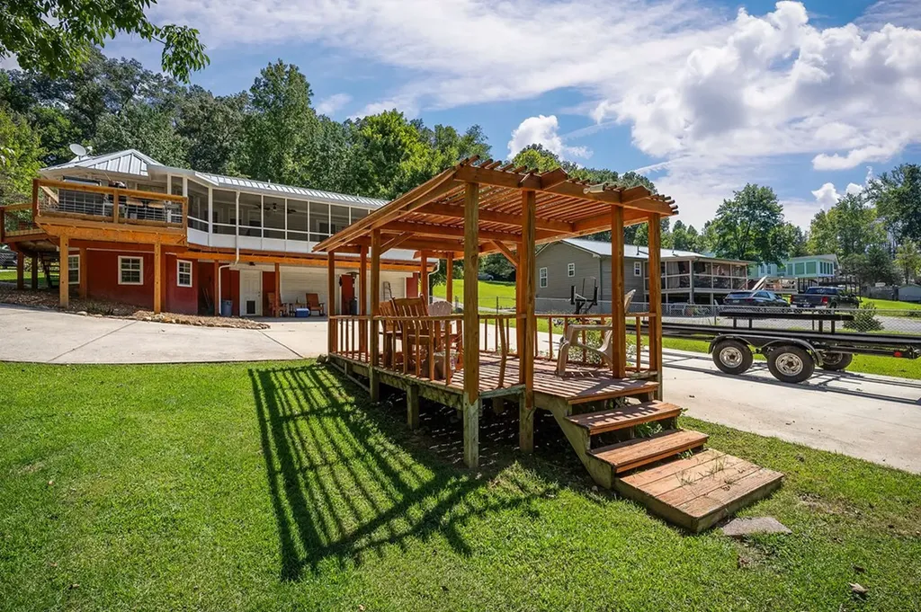 263 River Oaks Drive Sparta TN 38583