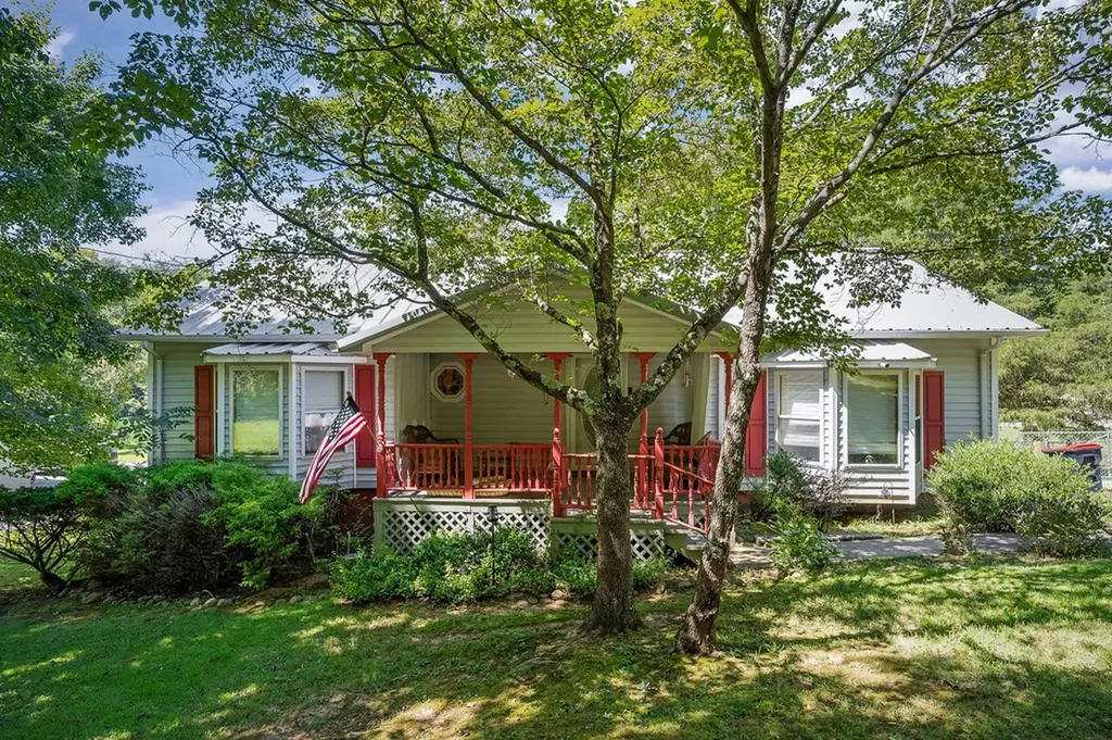 263 River Oaks Drive Sparta TN 38583