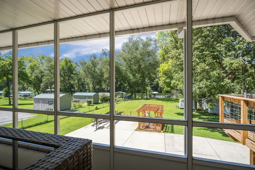 263 River Oaks Drive Sparta TN 38583