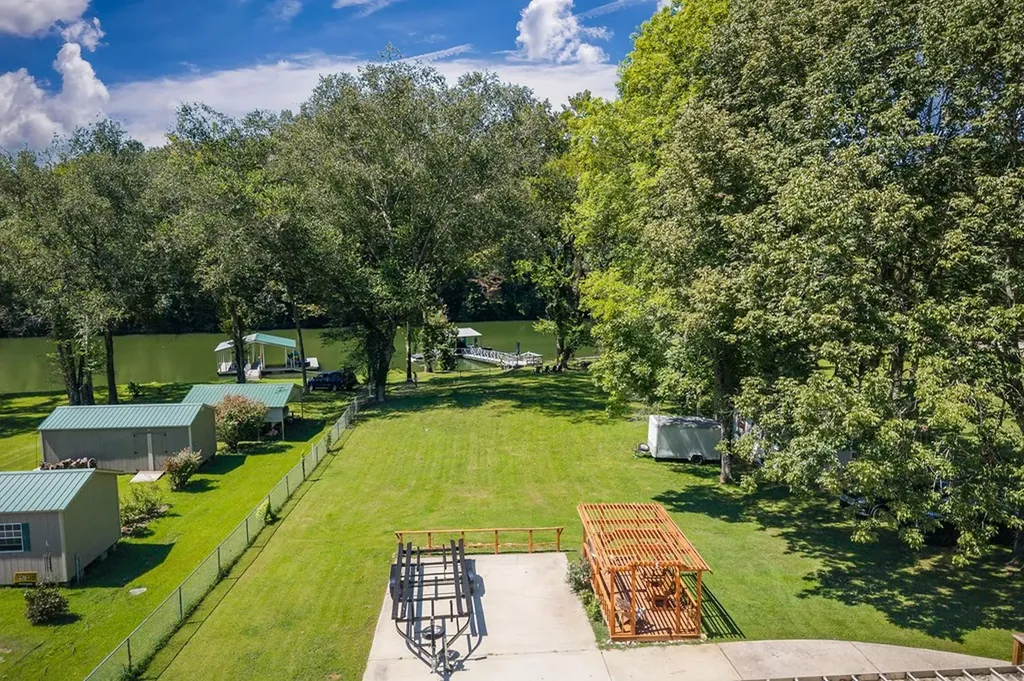 263 River Oaks Drive Sparta TN 38583