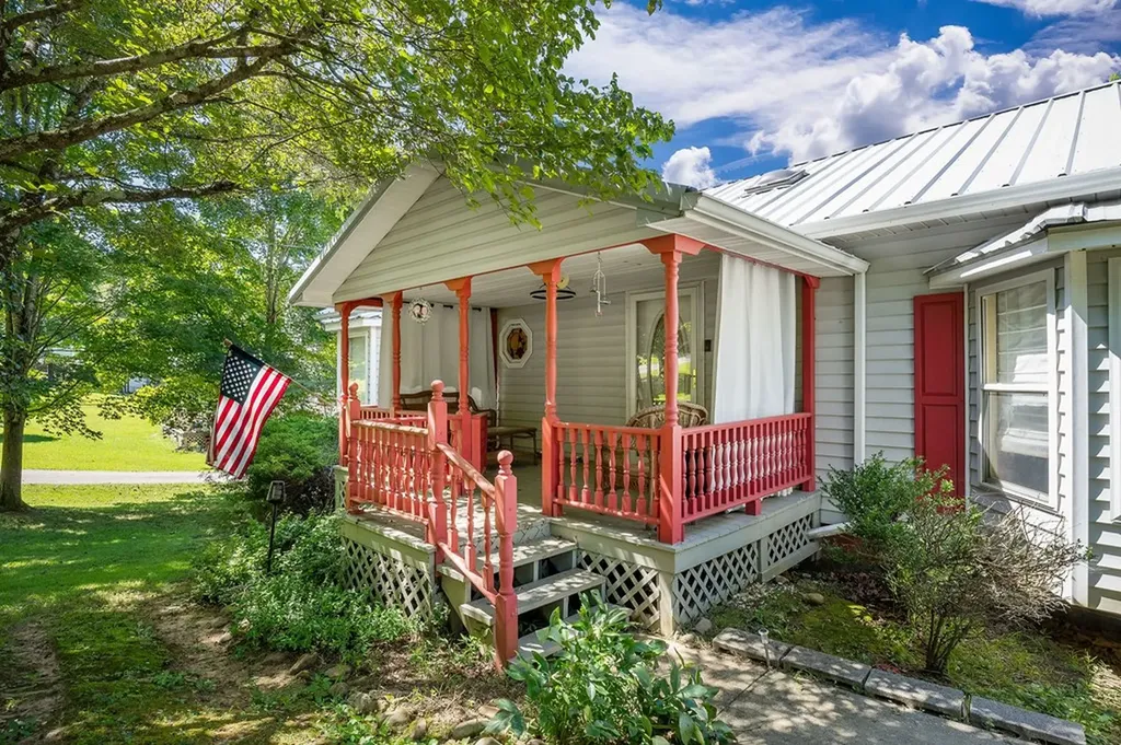 263 River Oaks Drive Sparta TN 38583