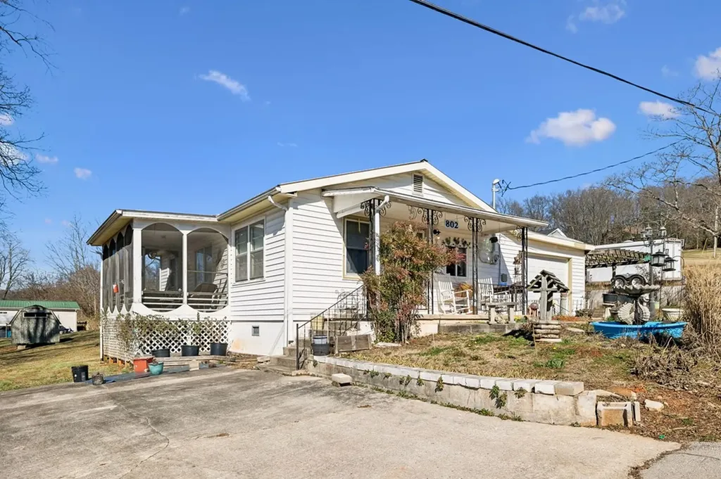 802 Water Street Livingston TN 38570