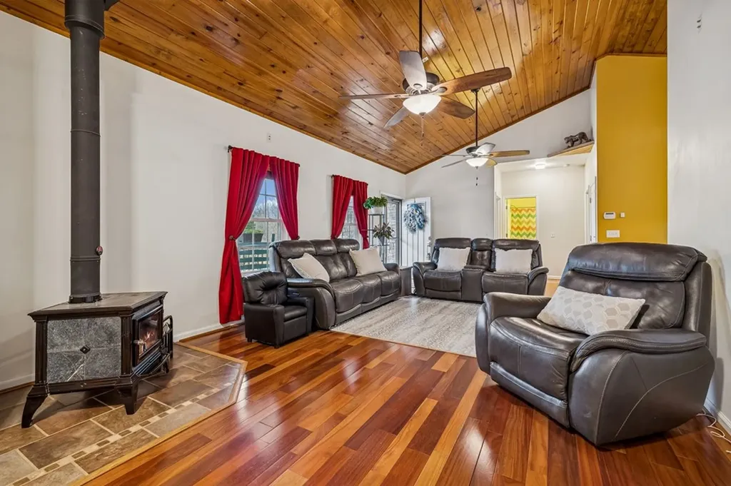 9200 Dobbs Cemetery Road Baxter TN 38544