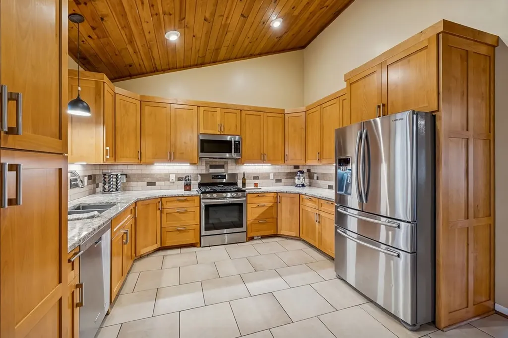 9200 Dobbs Cemetery Road Baxter TN 38544