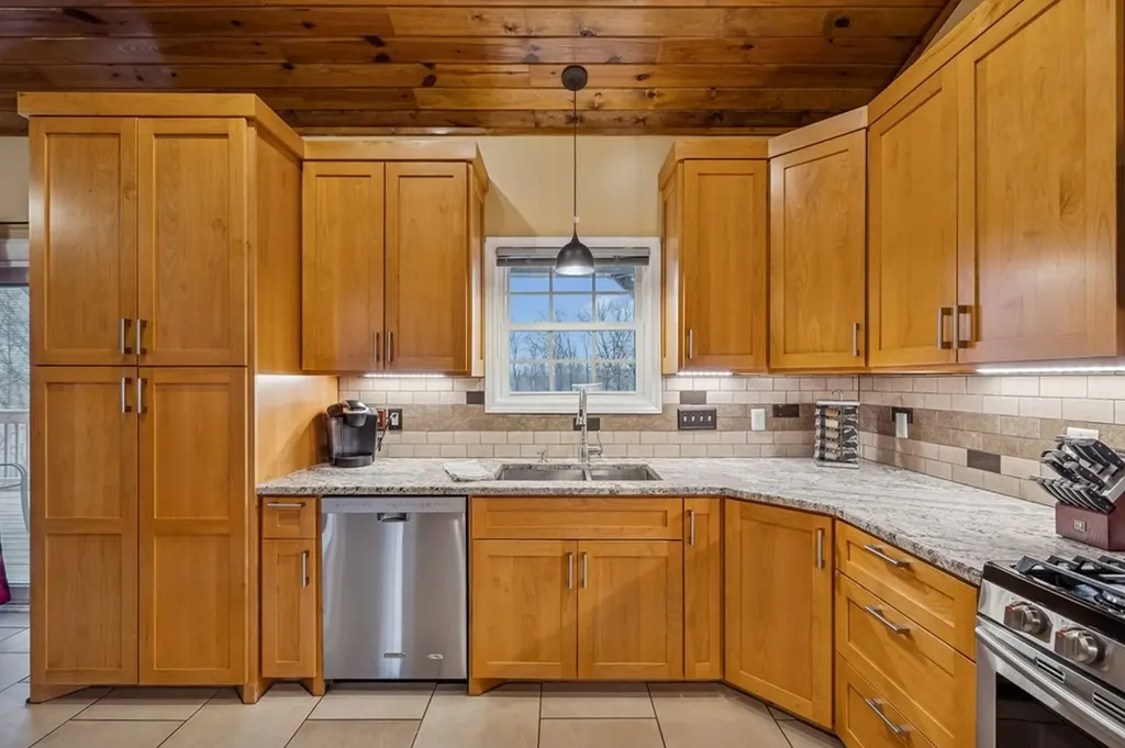 9200 Dobbs Cemetery Road Baxter TN 38544