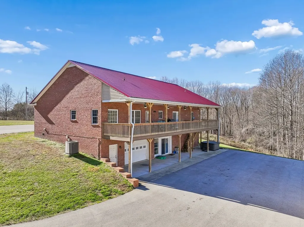 9200 Dobbs Cemetery Road Baxter TN 38544