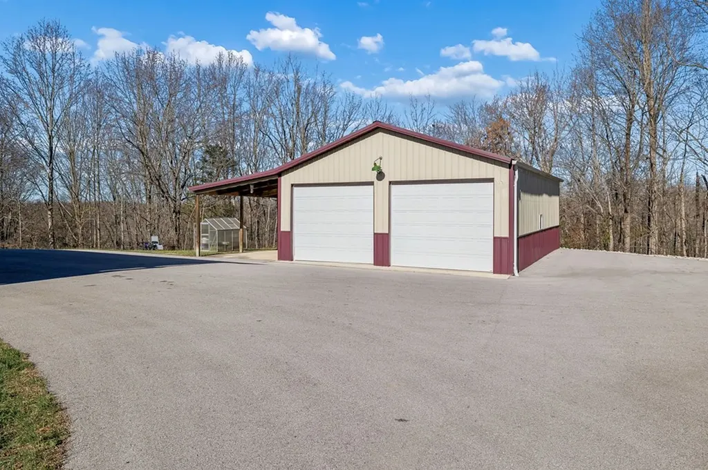 9200 Dobbs Cemetery Road Baxter TN 38544