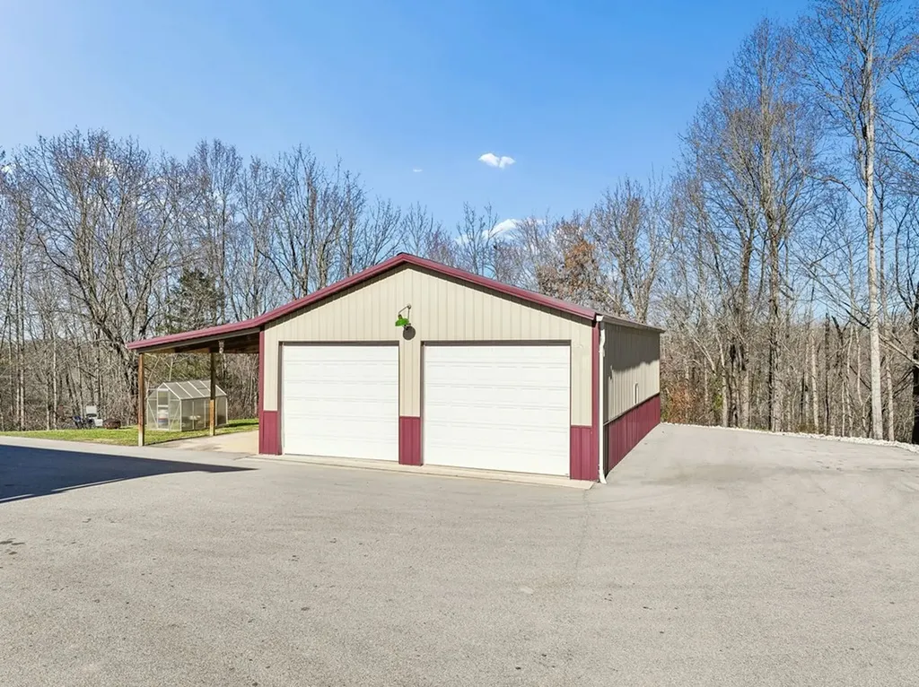 9200 Dobbs Cemetery Road Baxter TN 38544