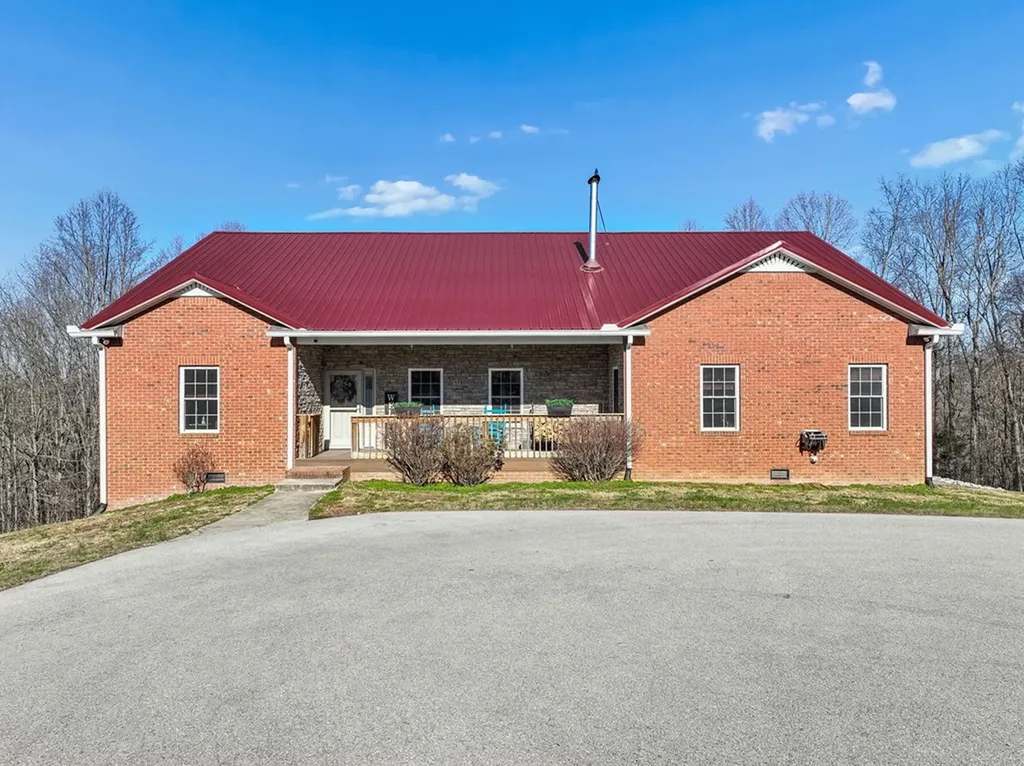 9200 Dobbs Cemetery Road Baxter TN 38544