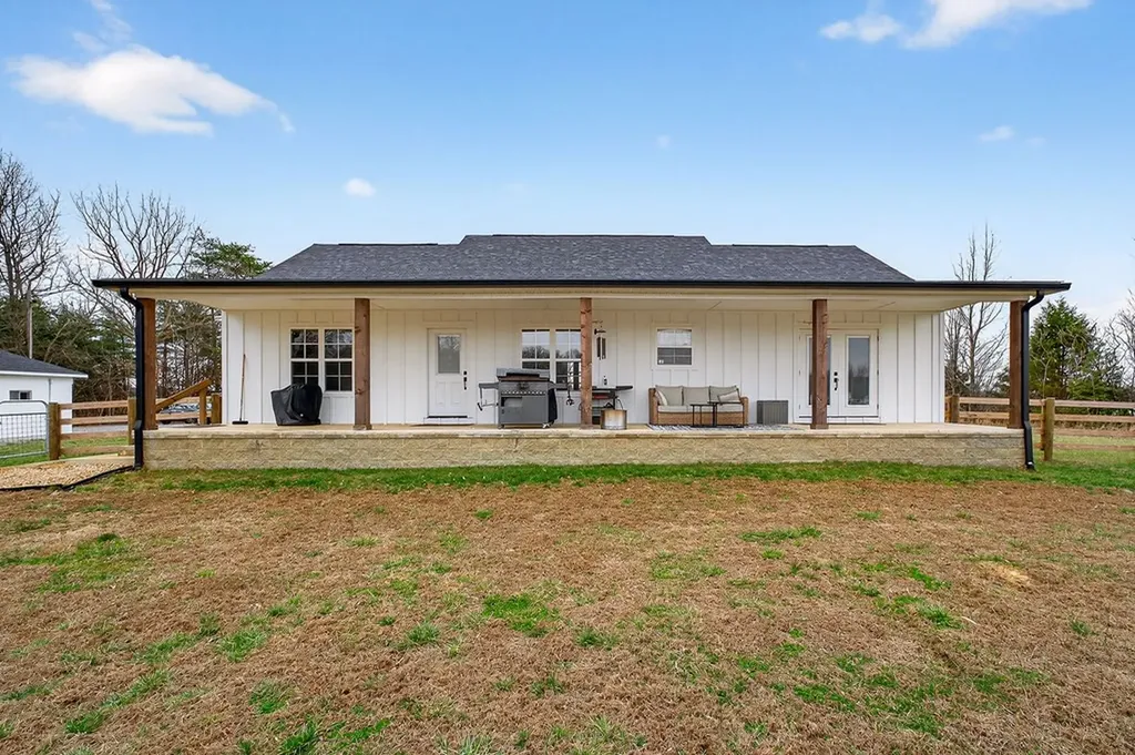 1667 Old Bon Air Road Sparta TN 38583