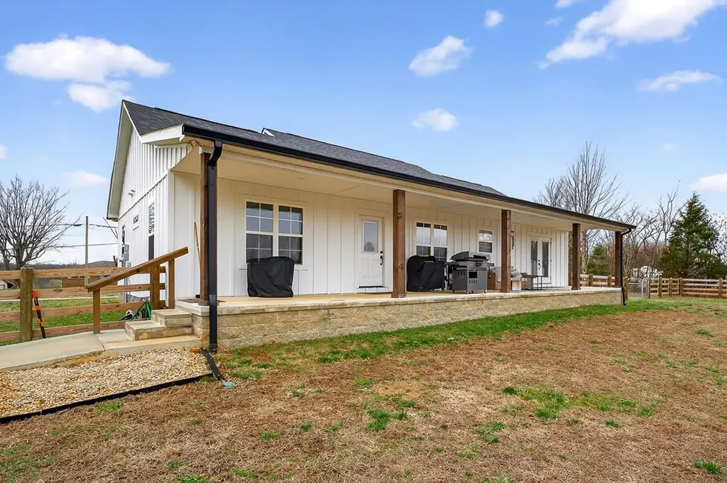 1667 Old Bon Air Road Sparta TN 38583