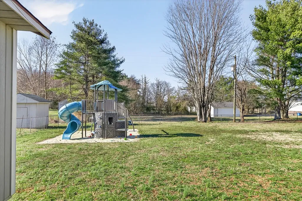 2015 Old Cookeville Sparta TN 38583