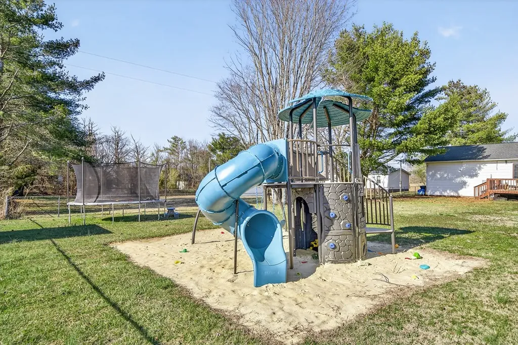 2015 Old Cookeville Sparta TN 38583