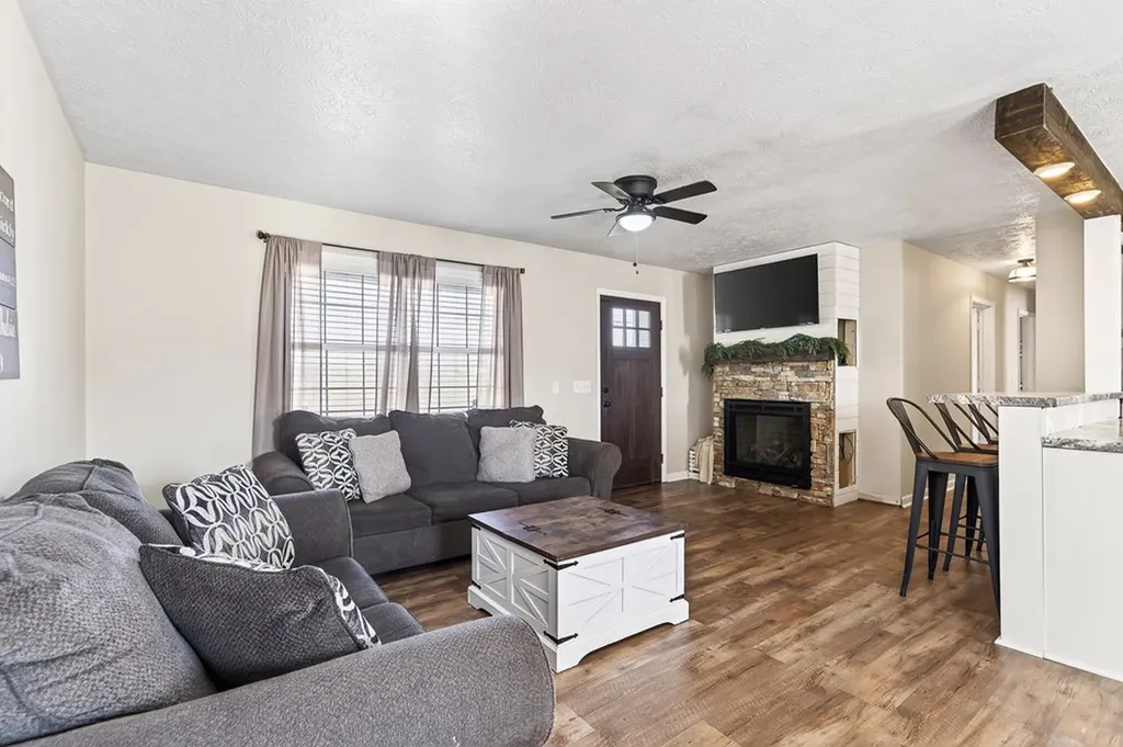 2015 Old Cookeville Sparta TN 38583