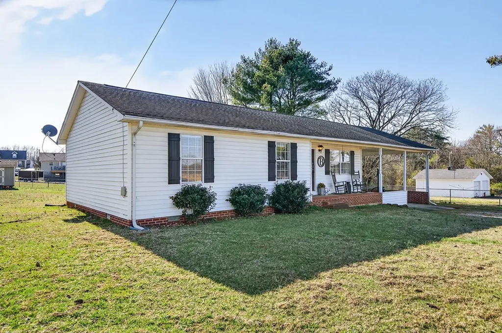 2015 Old Cookeville Sparta TN 38583