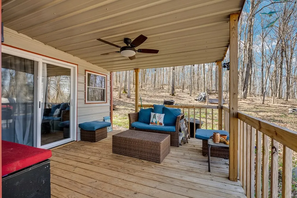 1742 Walter Stone Road Sparta TN 38583