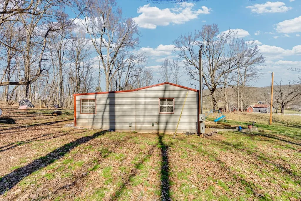 1742 Walter Stone Road Sparta TN 38583