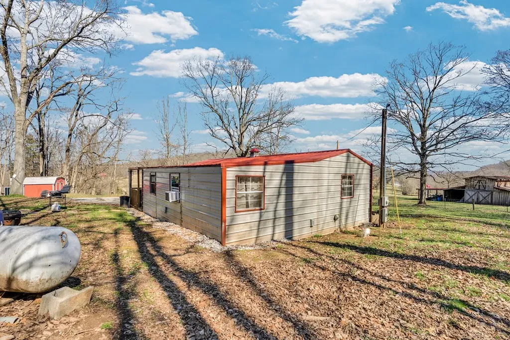 1742 Walter Stone Road Sparta TN 38583