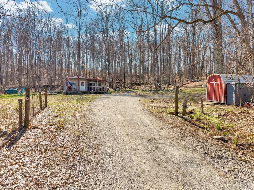 1742 Walter Stone Road Sparta TN 38583