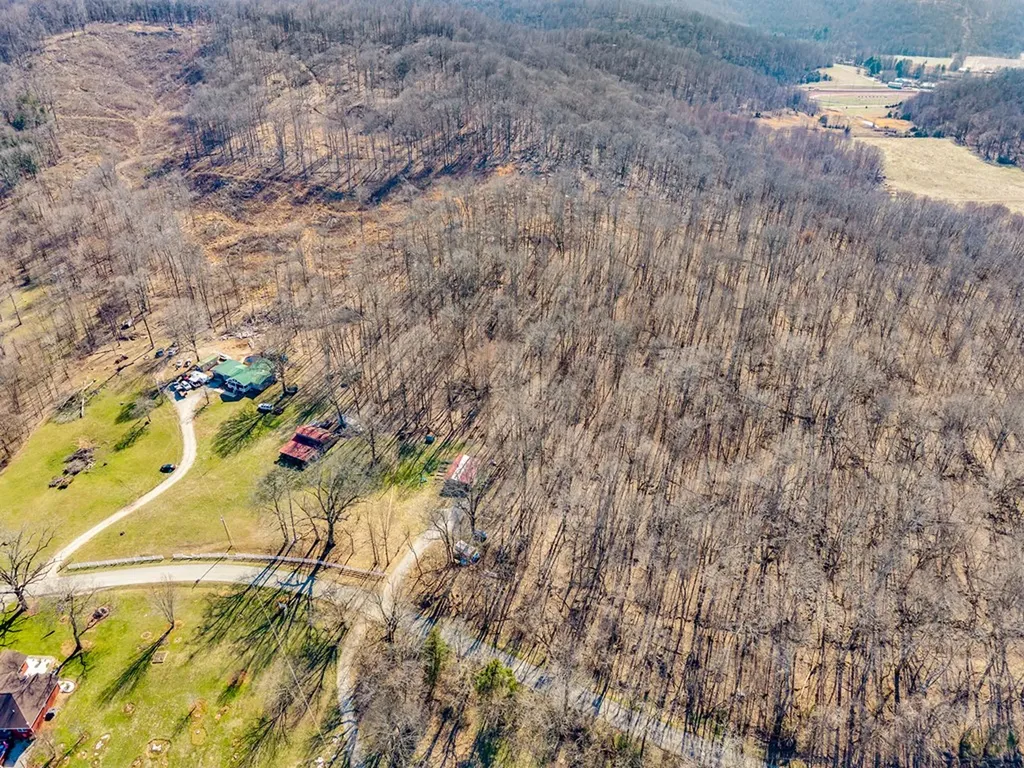 1742 Walter Stone Road Sparta TN 38583