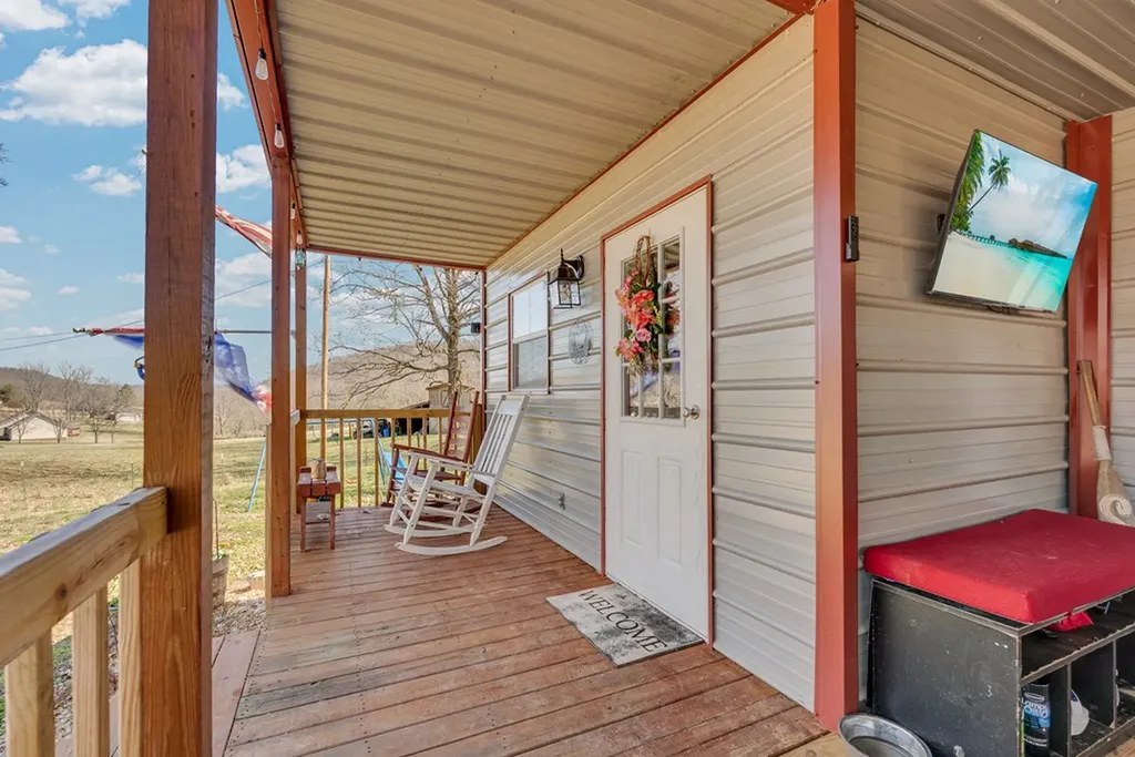 1742 Walter Stone Road Sparta TN 38583