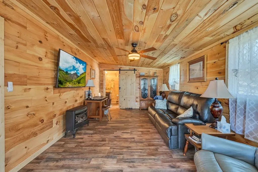 1742 Walter Stone Road Sparta TN 38583