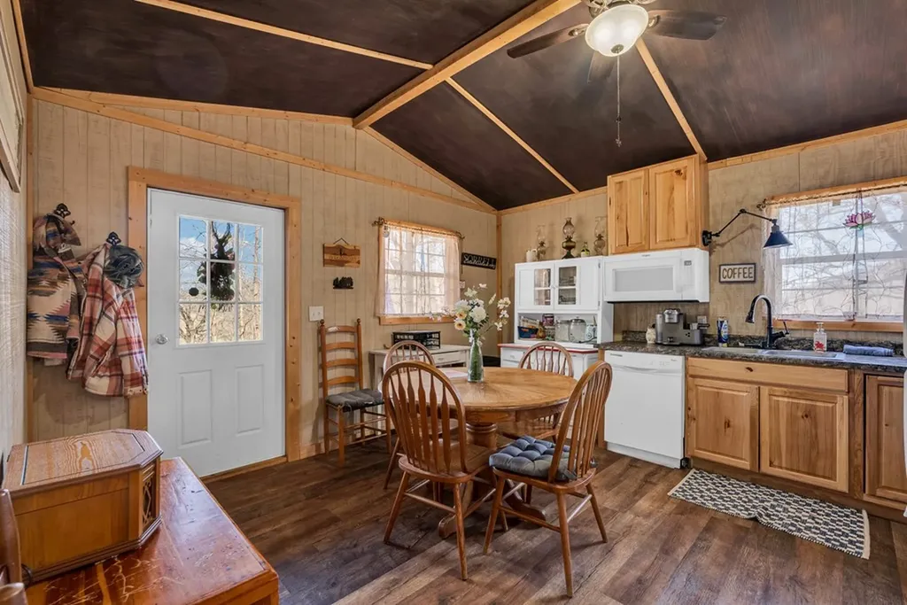 1742 Walter Stone Road Sparta TN 38583