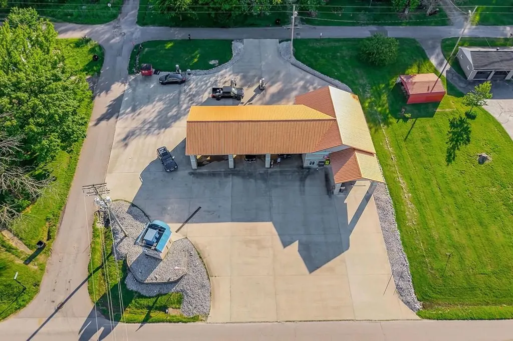 1004 E Lake Avenue Celina TN 38551