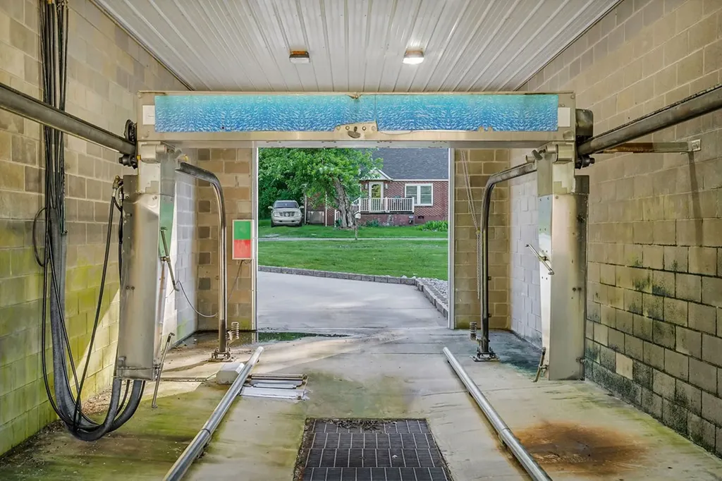 1004 E Lake Avenue Celina TN 38551