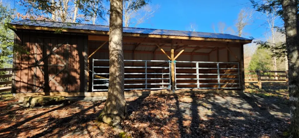 248 Crouch Branch Lane Allardt TN 38504