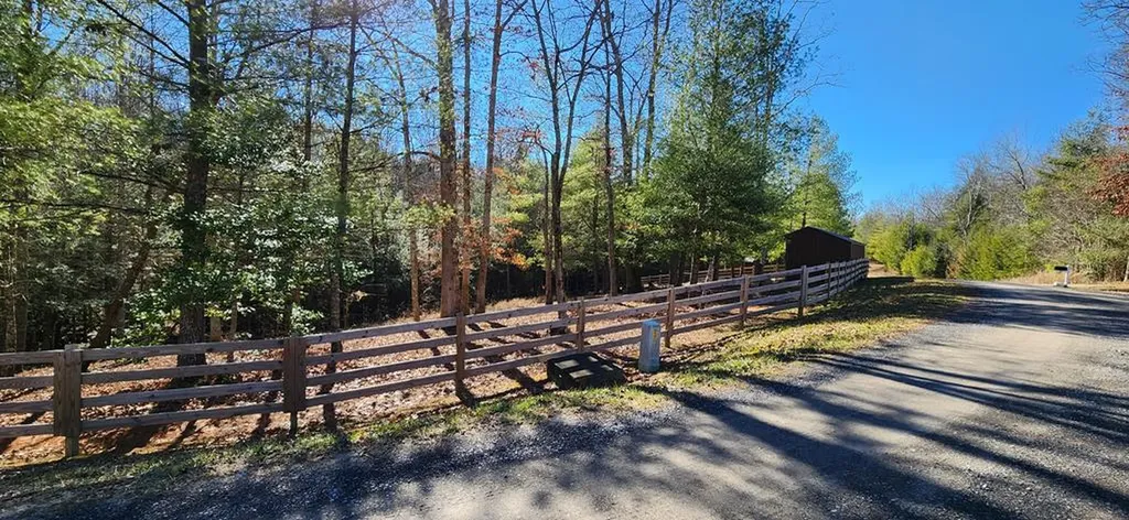 248 Crouch Branch Lane Allardt TN 38504