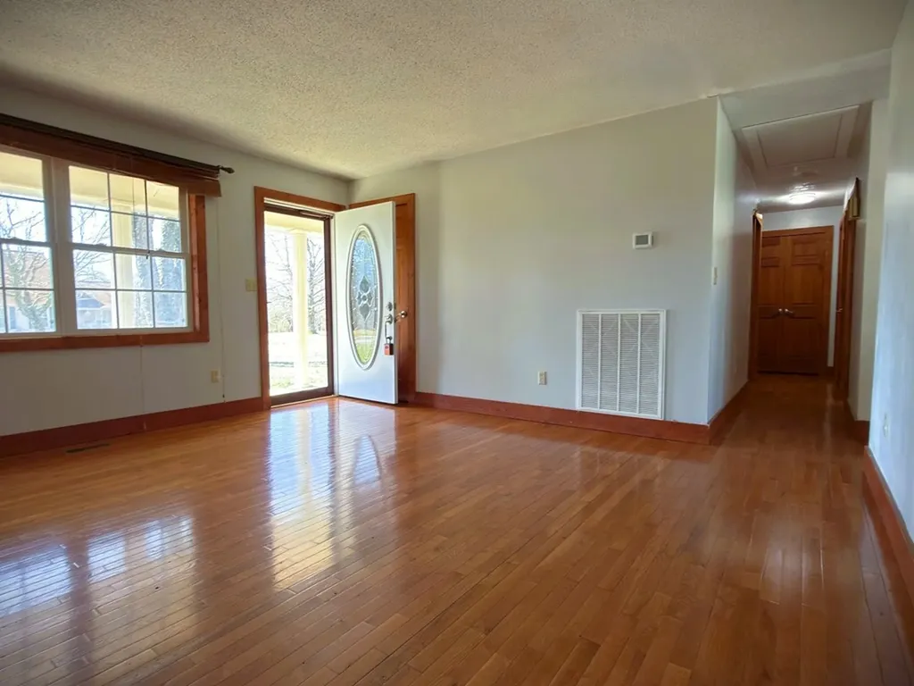 212 Austin Circle Livingston TN 38570