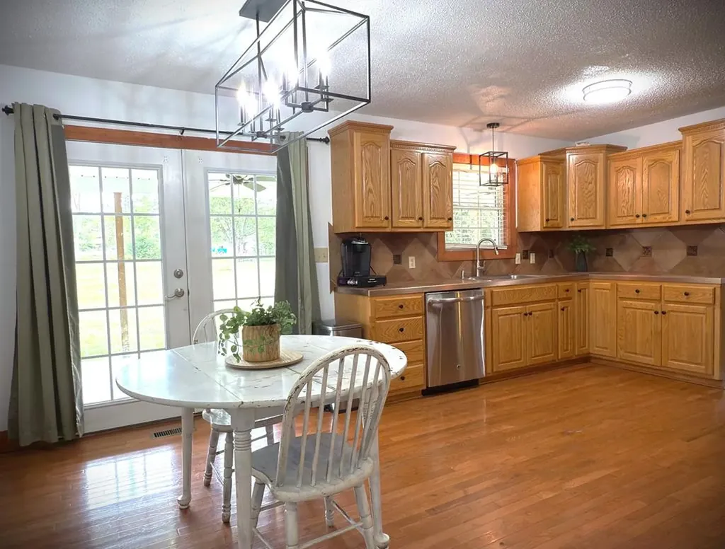 212 Austin Circle Livingston TN 38570