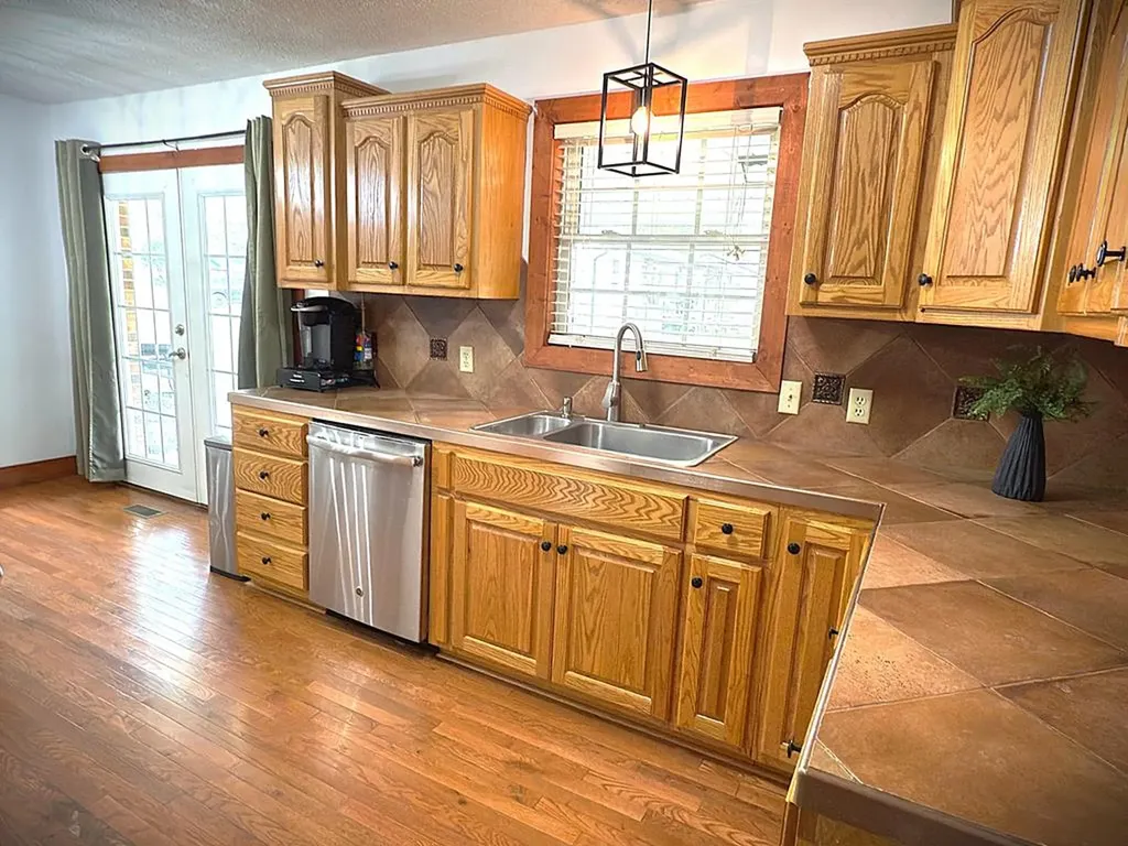 212 Austin Circle Livingston TN 38570